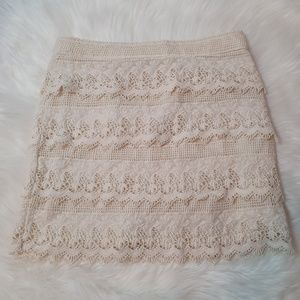 AMERICAN EAGLE Off-White Lace Skirt